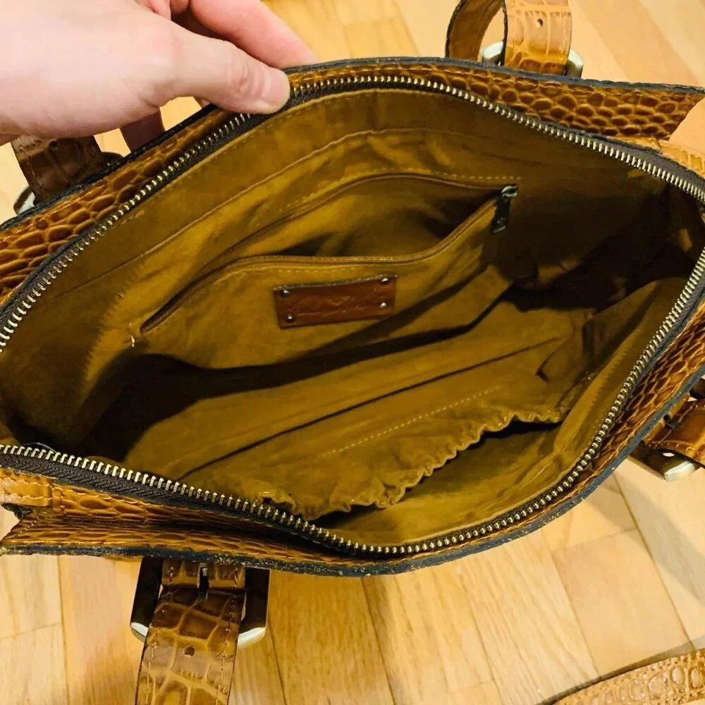 Patricia Nash Womens Leather Aveley Crossbody - Picture 14 of 16